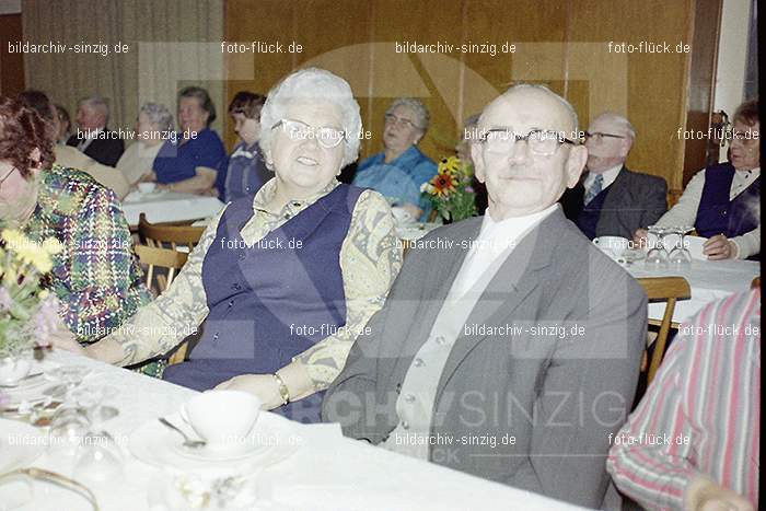 1974 Seniorenkaffee im Helenensaal Sinzig: SNHLSN-012708