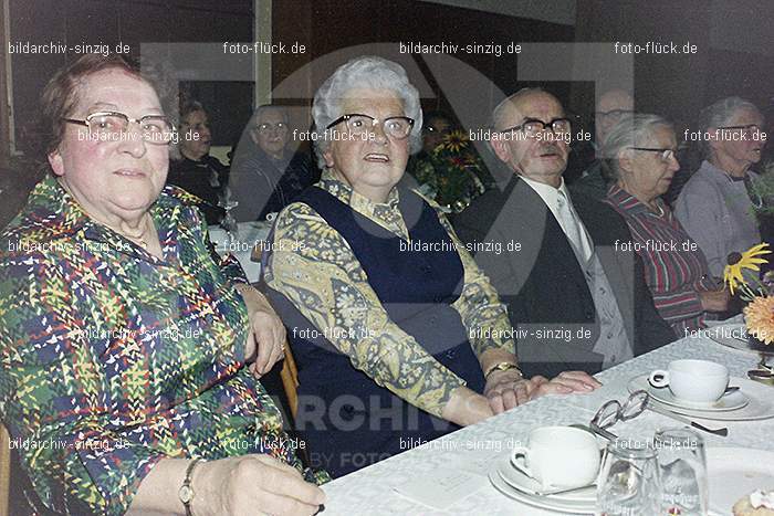 1974 Seniorenkaffee im Helenensaal Sinzig: SNHLSN-012711