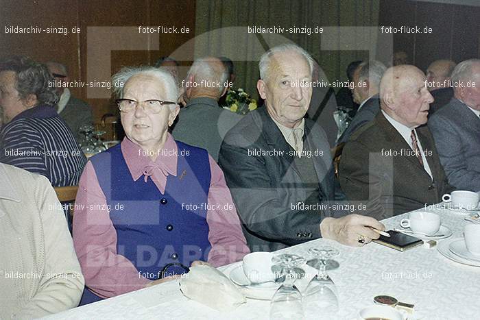 1974 Seniorenkaffee im Helenensaal Sinzig: SNHLSN-012713