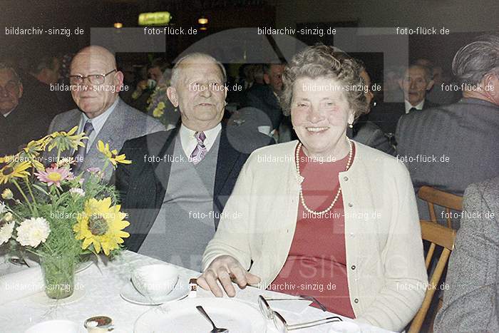 1974 Seniorenkaffee im Helenensaal Sinzig: SNHLSN-012721