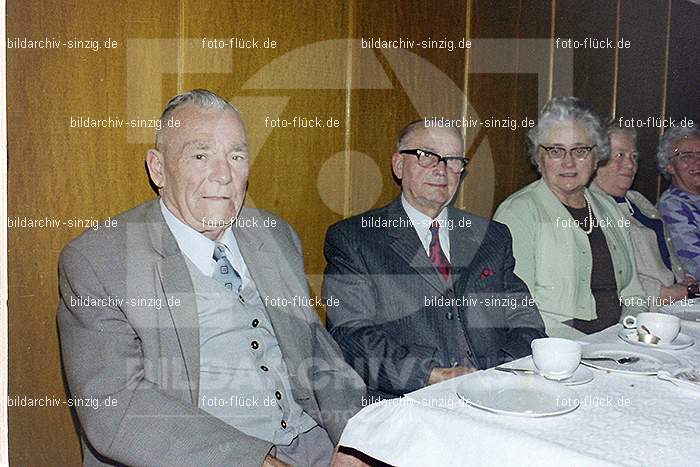 1974 Seniorenkaffee im Helenensaal Sinzig: SNHLSN-012723