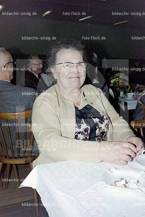 1974 Seniorenkaffee im Helenensaal Sinzig: SNHLSN-012732