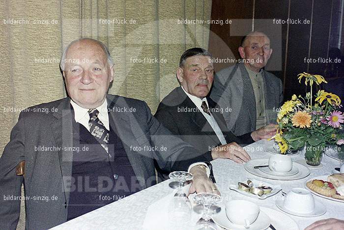 1974 Seniorenkaffee im Helenensaal Sinzig: SNHLSN-012735