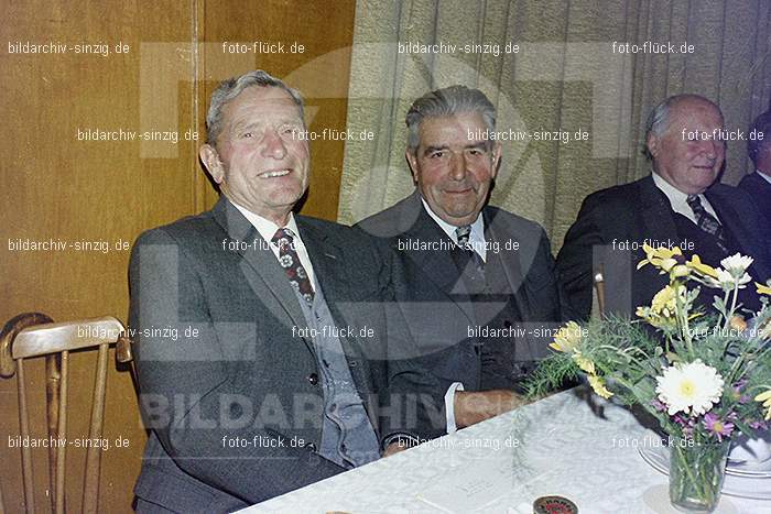 1974 Seniorenkaffee im Helenensaal Sinzig: SNHLSN-012743