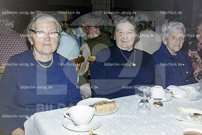 1974 Seniorenkaffee im Helenensaal Sinzig: SNHLSN-012762
