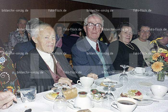 1974 Seniorenkaffee im Helenensaal Sinzig: SNHLSN-012766