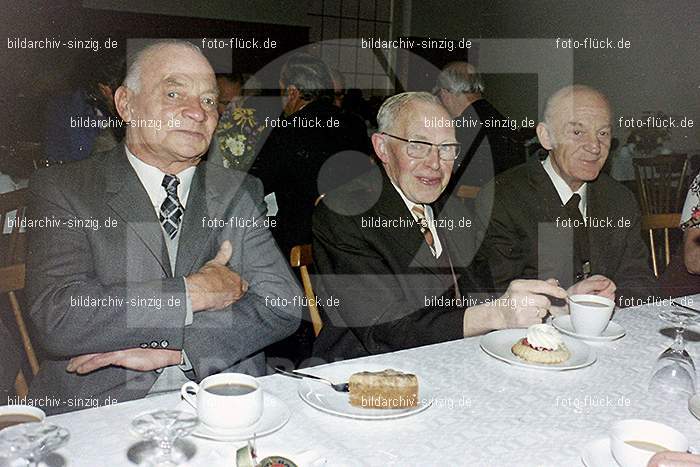 1974 Seniorenkaffee im Helenensaal Sinzig: SNHLSN-012774