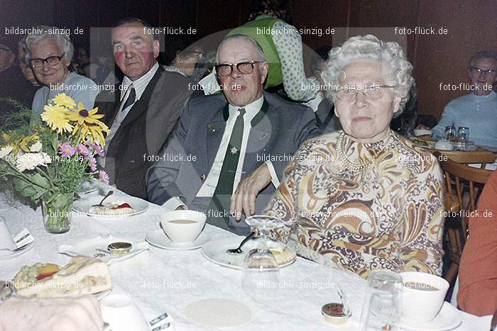 1974 Seniorenkaffee im Helenensaal Sinzig: SNHLSN-012780