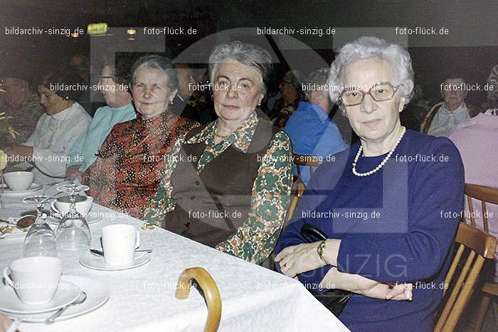 1974 Seniorenkaffee im Helenensaal Sinzig: SNHLSN-012797