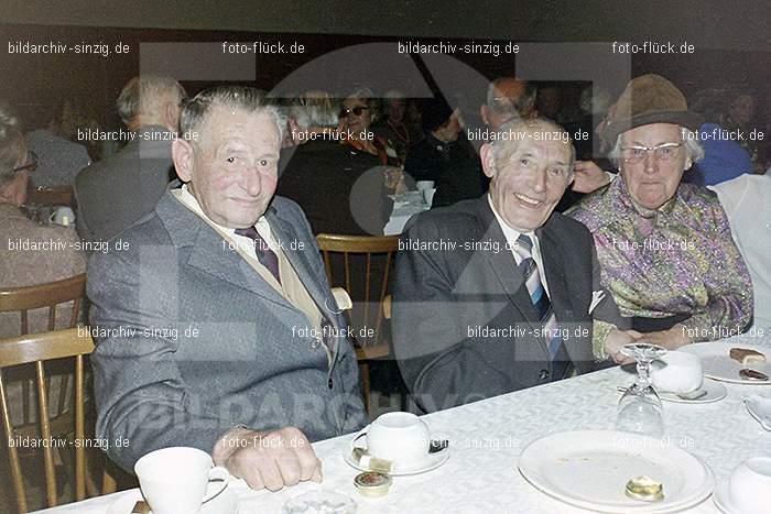 1974 Seniorenkaffee im Helenensaal Sinzig: SNHLSN-012804