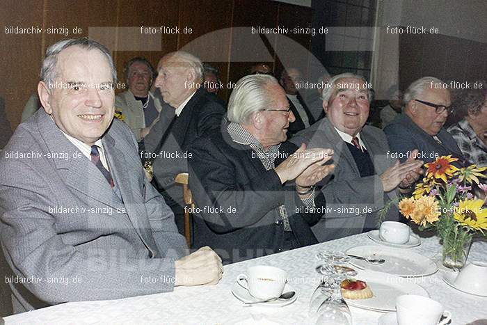 1974 Seniorenkaffee im Helenensaal Sinzig: SNHLSN-012806