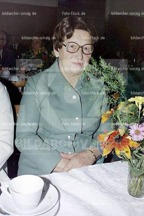 1974 Seniorenkaffee im Helenensaal Sinzig: SNHLSN-012810