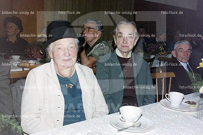 1974 Seniorenkaffee im Helenensaal Sinzig: SNHLSN-012813