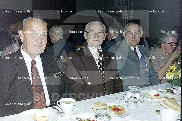 1974 Seniorenkaffee im Helenensaal Sinzig: SNHLSN-012819