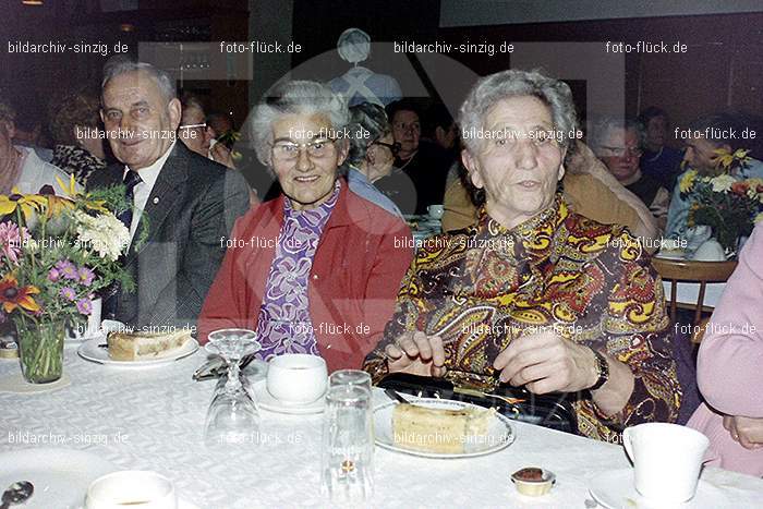 1974 Seniorenkaffee im Helenensaal Sinzig: SNHLSN-012825