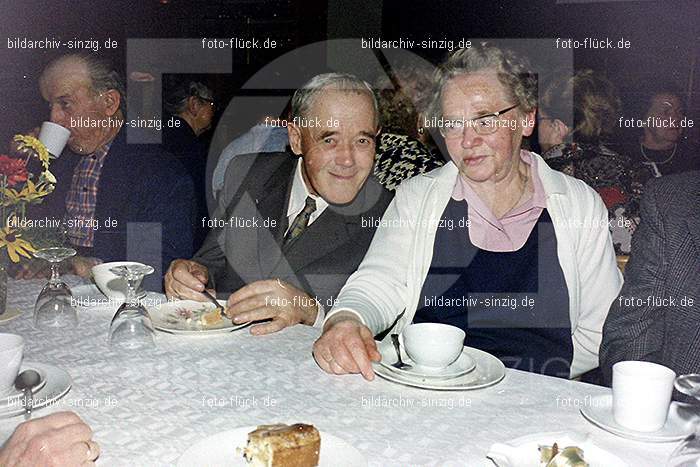 1974 Seniorenkaffee im Helenensaal Sinzig: SNHLSN-012827