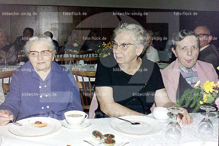 1974 Seniorenkaffee im Helenensaal Sinzig: SNHLSN-012834