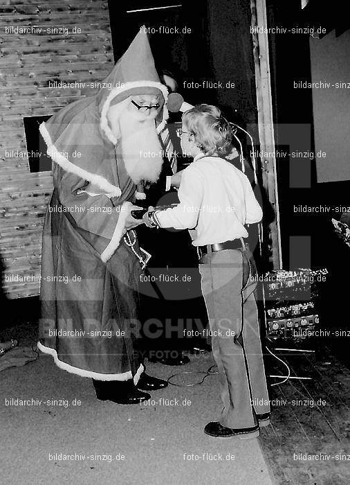 1972 Weihnachtsfeier für die Kinder der Angestellten der Agrob: WHFRKNNGGR-012872