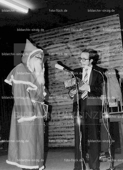 1972 Weihnachtsfeier für die Kinder der Angestellten der Agrob: WHFRKNNGGR-012887