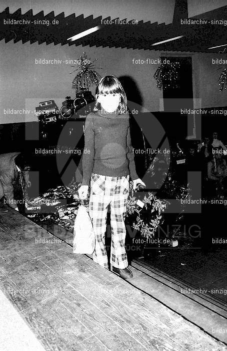 1972 Weihnachtsfeier für die Kinder der Angestellten der Agrob: WHFRKNNGGR-012950