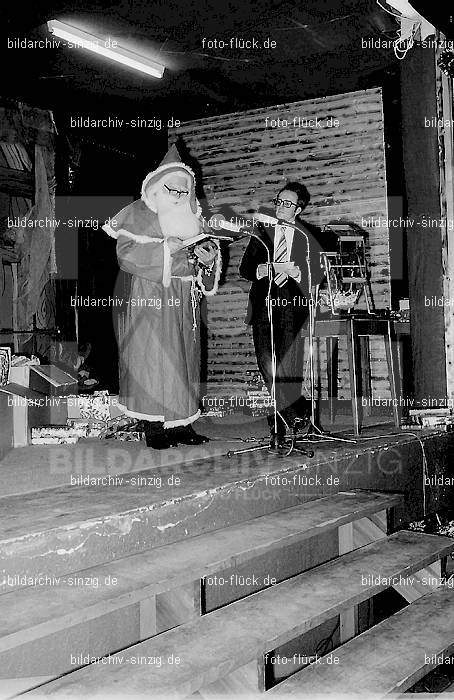 1972 Weihnachtsfeier für die Kinder der Angestellten der Agrob: WHFRKNNGGR-012979