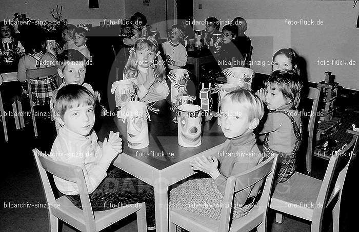 1972 St. Martin im Kath. Kindergarten St. Peter in Sinzig: STMRKTKNSTPTSN-013022