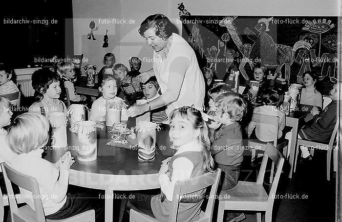 1972 St. Martin im Kath. Kindergarten St. Peter in Sinzig: STMRKTKNSTPTSN-013033