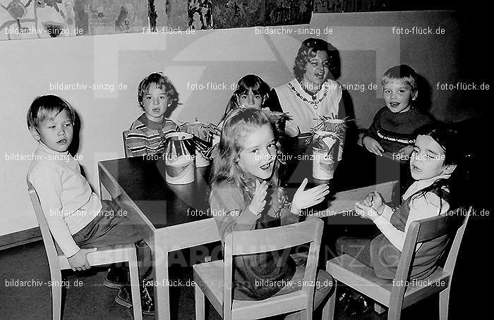 1972 St. Martin im Kath. Kindergarten St. Peter in Sinzig: STMRKTKNSTPTSN-013041
