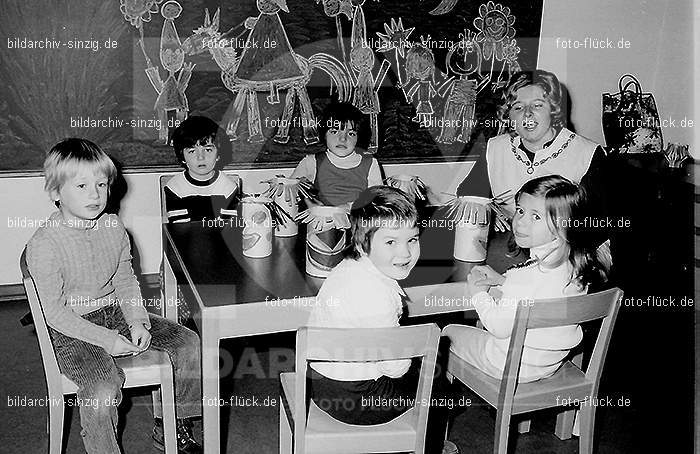 1972 St. Martin im Kath. Kindergarten St. Peter in Sinzig: STMRKTKNSTPTSN-013044