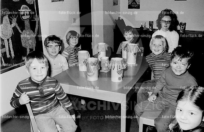 1972 St. Martin im Kath. Kindergarten St. Peter in Sinzig: STMRKTKNSTPTSN-013047