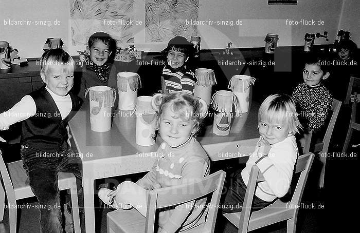 1972 St. Martin im Kath. Kindergarten St. Peter in Sinzig: STMRKTKNSTPTSN-013050