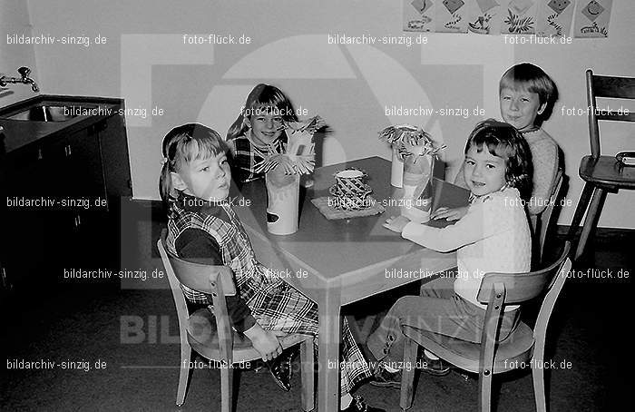 1972 St. Martin im Kath. Kindergarten St. Peter in Sinzig: STMRKTKNSTPTSN-013066
