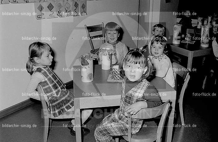 1972 St. Martin im Kath. Kindergarten St. Peter in Sinzig: STMRKTKNSTPTSN-013067