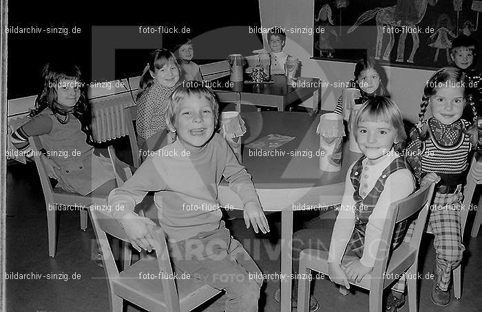 1972 St. Martin im Kath. Kindergarten St. Peter in Sinzig: STMRKTKNSTPTSN-013068