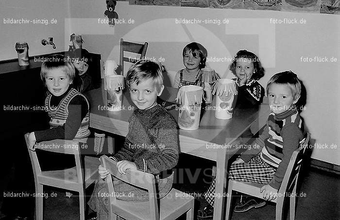 1972 St. Martin im Kath. Kindergarten St. Peter in Sinzig: STMRKTKNSTPTSN-013070