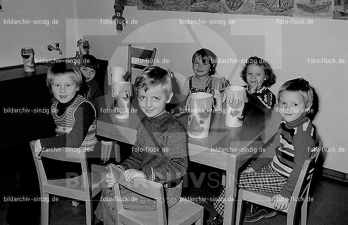 1972 St. Martin im Kath. Kindergarten St. Peter in Sinzig: STMRKTKNSTPTSN-013075