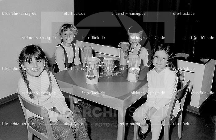 1972 St. Martin im Kath. Kindergarten St. Peter in Sinzig: STMRKTKNSTPTSN-013078