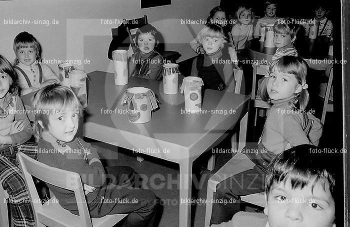 1972 St. Martin im Kath. Kindergarten St. Peter in Sinzig: STMRKTKNSTPTSN-013080