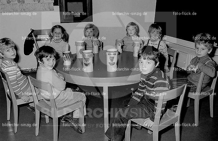 1972 St. Martin im Kath. Kindergarten St. Peter in Sinzig: STMRKTKNSTPTSN-013081