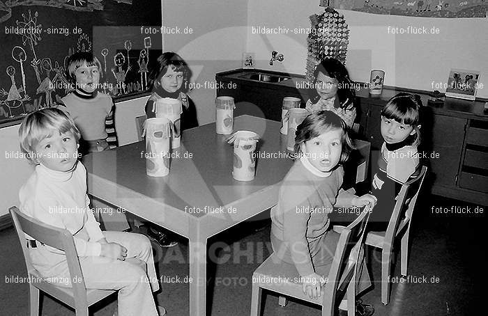 1972 St. Martin im Kath. Kindergarten St. Peter in Sinzig: STMRKTKNSTPTSN-013083