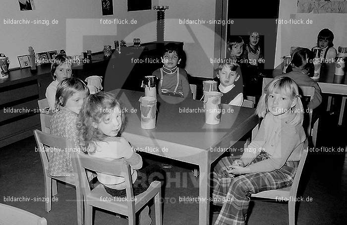 1972 St. Martin im Kath. Kindergarten St. Peter in Sinzig: STMRKTKNSTPTSN-013084