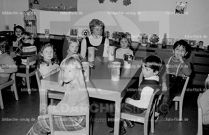 1972 St. Martin im Kath. Kindergarten St. Peter in Sinzig: STMRKTKNSTPTSN-013088