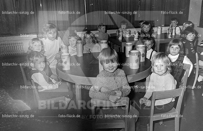 1972 St. Martin im Kath. Kindergarten St. Peter in Sinzig: STMRKTKNSTPTSN-013091