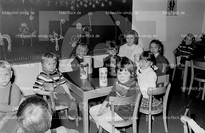1972 St. Martin im Kath. Kindergarten St. Peter in Sinzig: STMRKTKNSTPTSN-013094
