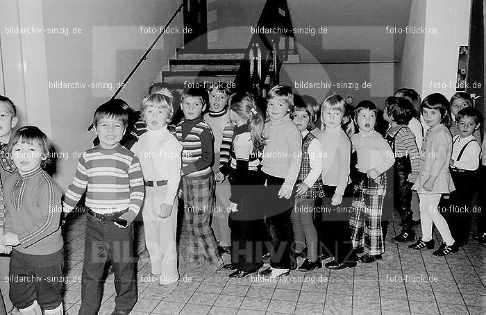 1972 St. Martin im Kath. Kindergarten St. Peter in Sinzig: STMRKTKNSTPTSN-013100