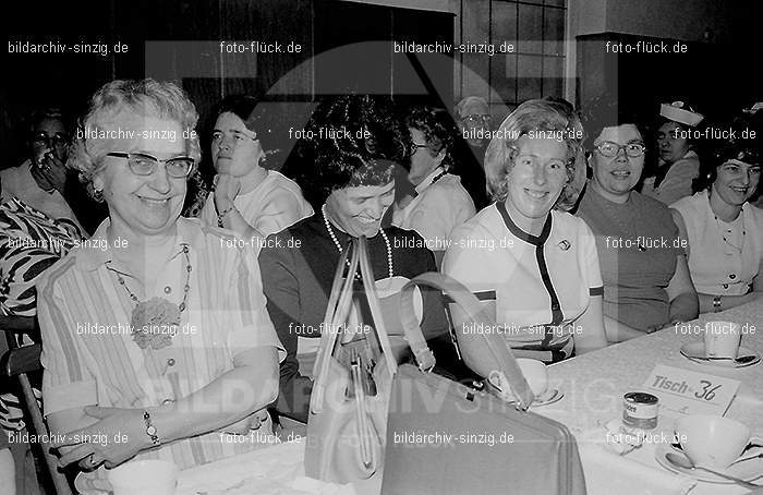 1972 Weiberfastnacht im Helenensaal Sinzig: WBHLSN-013278