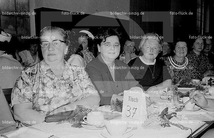 1972 Weiberfastnacht im Helenensaal Sinzig: WBHLSN-013280