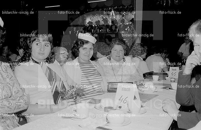 1972 Weiberfastnacht im Helenensaal Sinzig: WBHLSN-013288