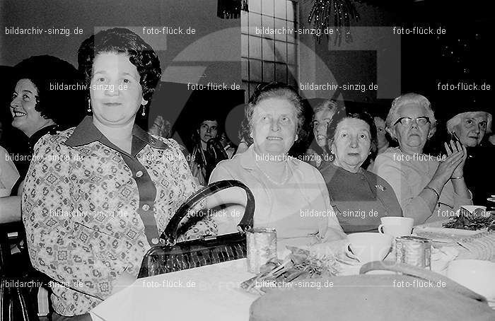 1972 Weiberfastnacht im Helenensaal Sinzig: WBHLSN-013292