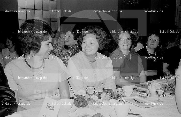 1972 Weiberfastnacht im Helenensaal Sinzig: WBHLSN-013295